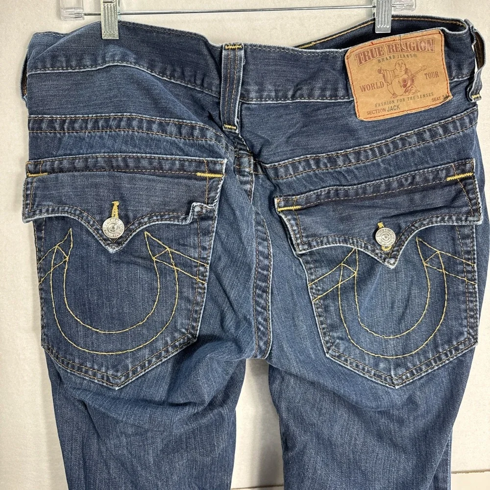 True Religion Mens Jeans RN# 112790 CA# 30427 Size 33 Medium Wash See Pictures